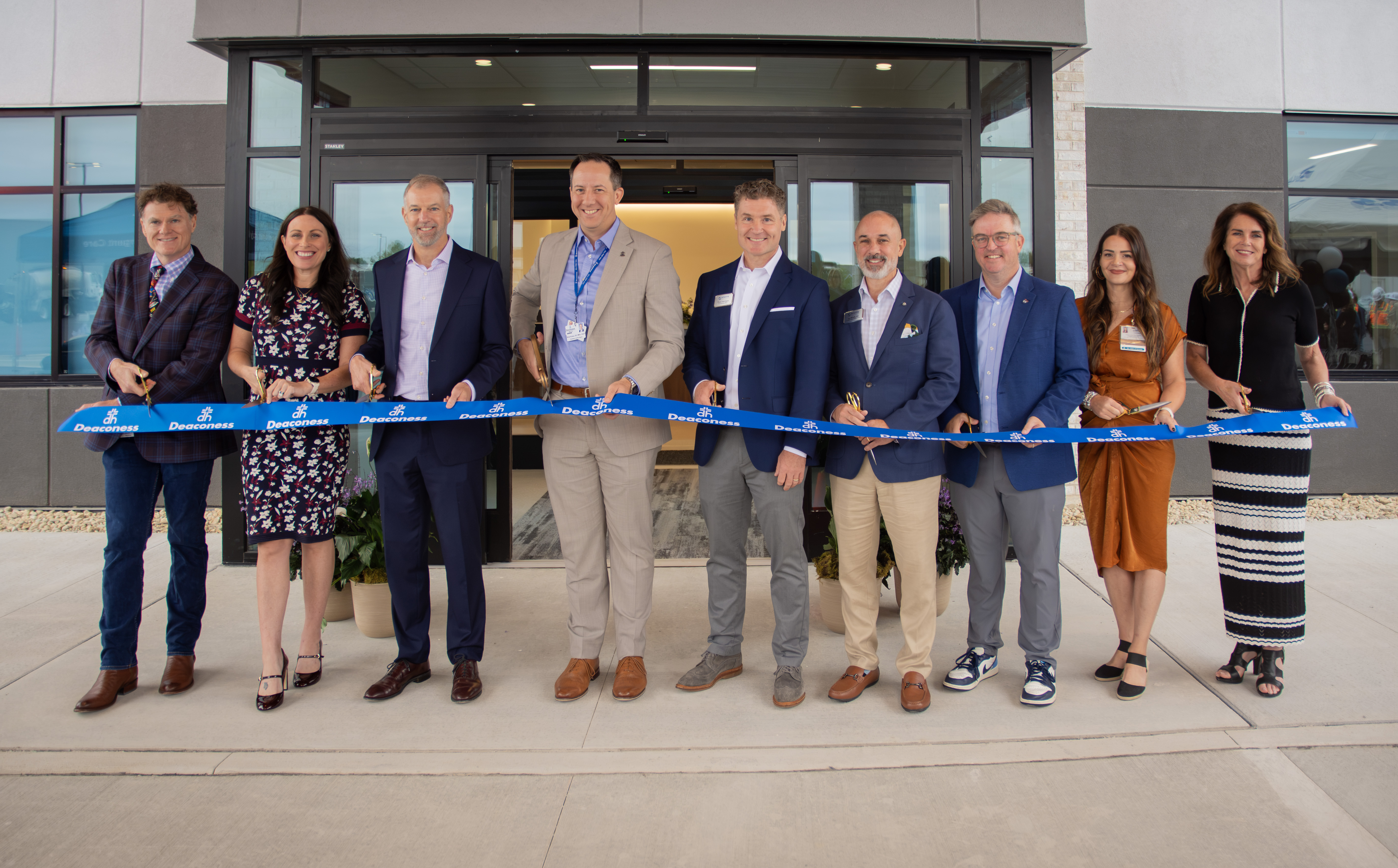 ER & Urgent Care Ribbon Cutting 1 ER & Urgent Care Ribbon Cutting 4