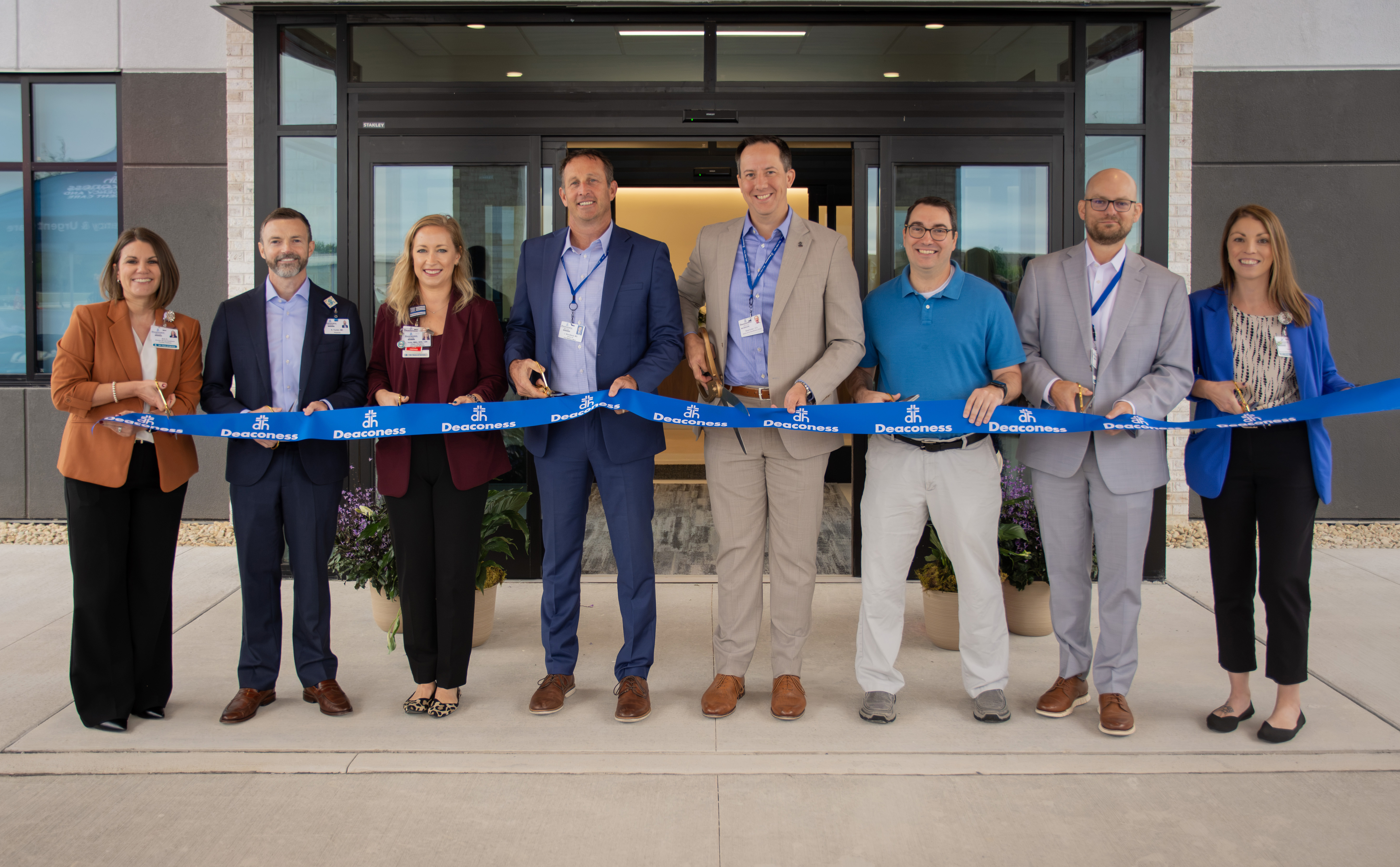 ER & Urgent Care Ribbon Cutting 3 ER & Urgent Care Ribbon Cutting 4